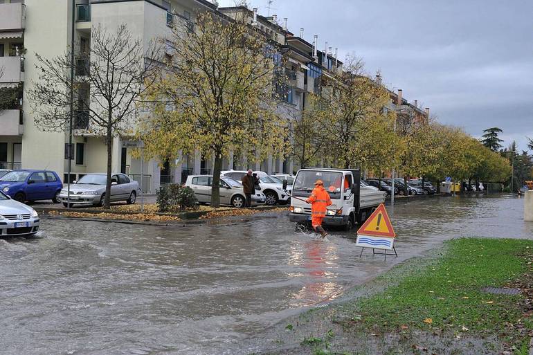 Allagamenti in via Sardegna, a Portogruaro, nel 2014