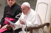 Udienza del mercoledì: Papa Francesco: “Preghiamo tutti i giorni per la pace”