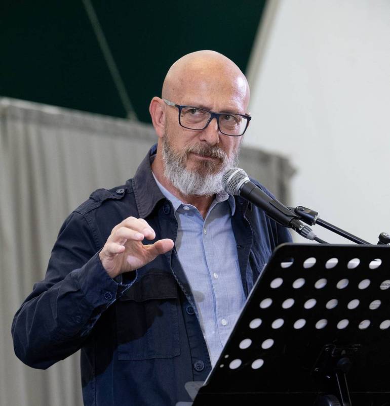 Lignano: 23 agosto, lettura scenica in friulano con Massimo Somaglino