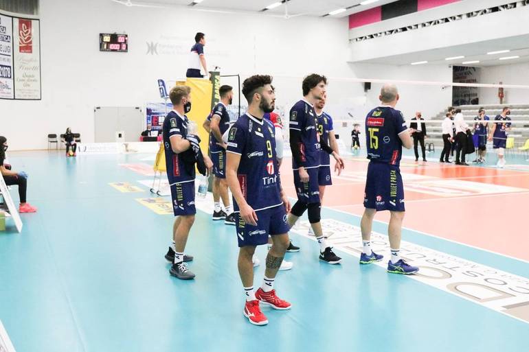 Volley, la Tinet inaugura il Palaprata con Unitrento